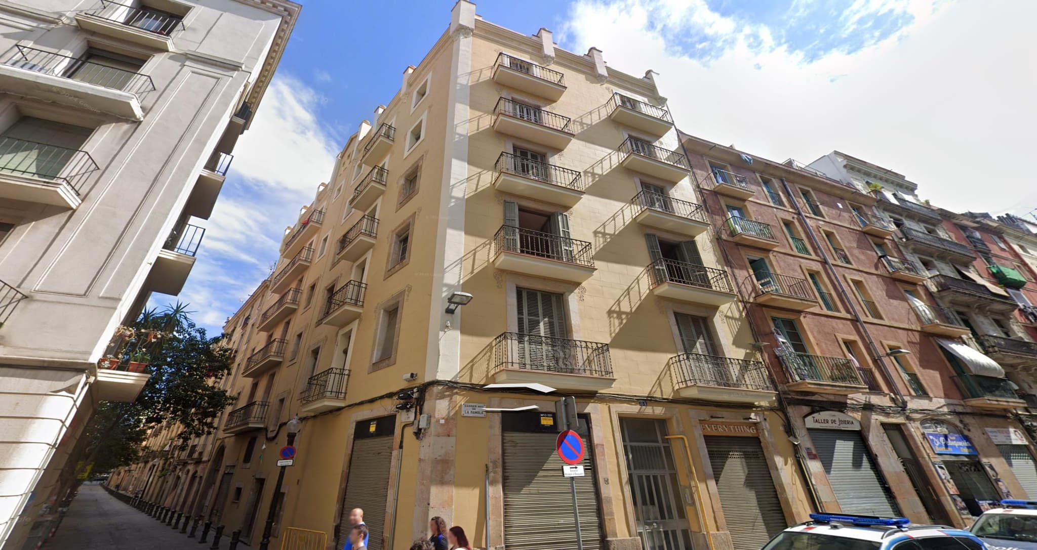INCOME-PRODUCING BUILDING (1.944 M2)